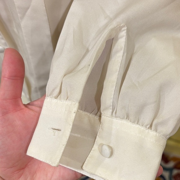 Vintage Elegant Lightweight Button-Up Blouse - Picture 3 of 4